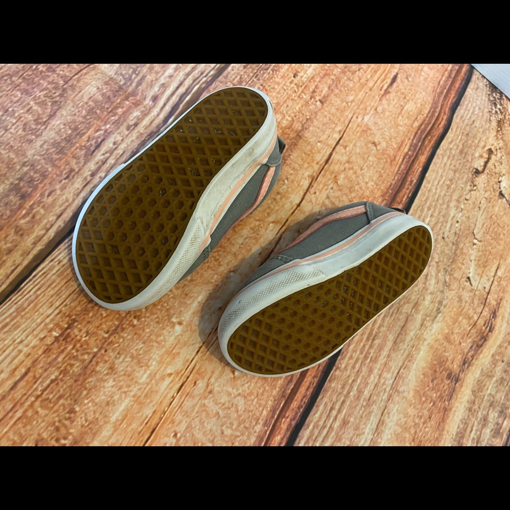 Vans- used - Picture 2 of 3